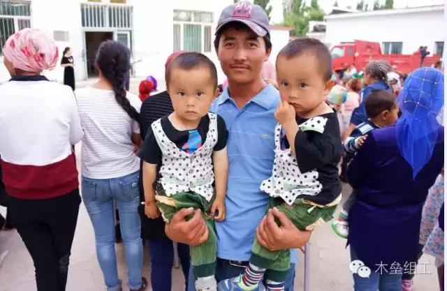 哈萨克明星中国演出,哈萨克歌手舞台演唱