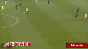 托蒂凌空爆射任意球,十大任意球gif