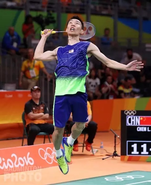 羽毛球怎么增加打球爆发力,如何用羽毛球拍训练羽毛球爆发力