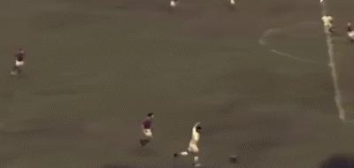 最经典搞笑中超足球gif,足球球员搞怪图片