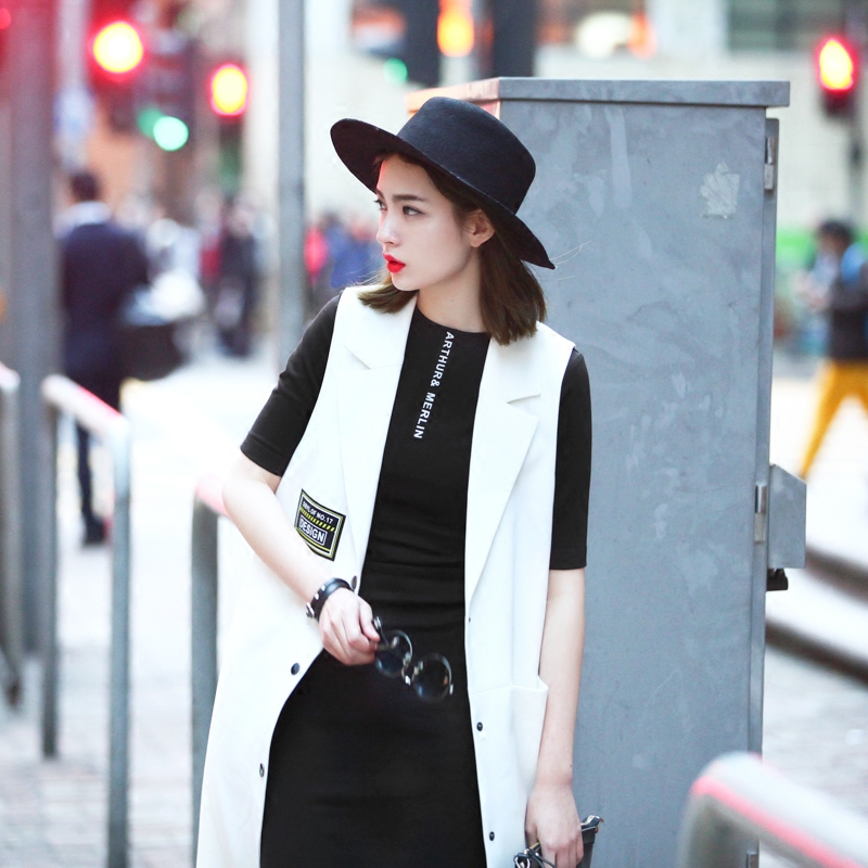 九月穿马甲配什么,九月马甲搭配