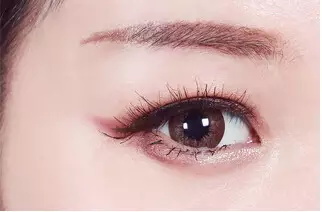 很适合复古风格的妆容,复古简单妆容化妆教程