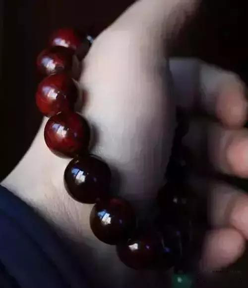 小叶紫檀精灵珠怎么盘玩,佛光紫檀108珠怎么盘