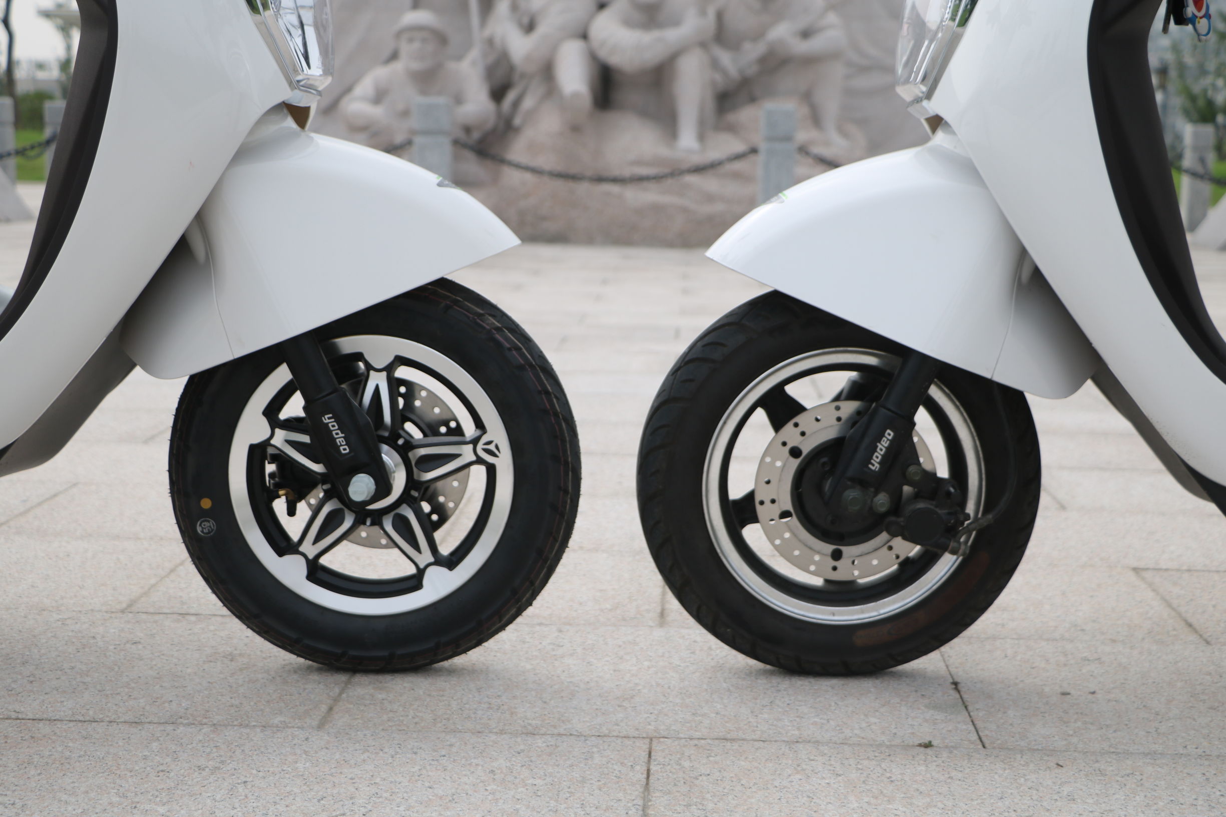 雅迪和小牛哪个更智能,雅迪比小牛更稳定