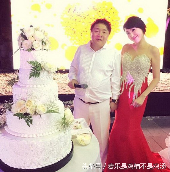 前夫姜凯豪花100万一晚庆祝二婚一周年，她却自曝两年没工作