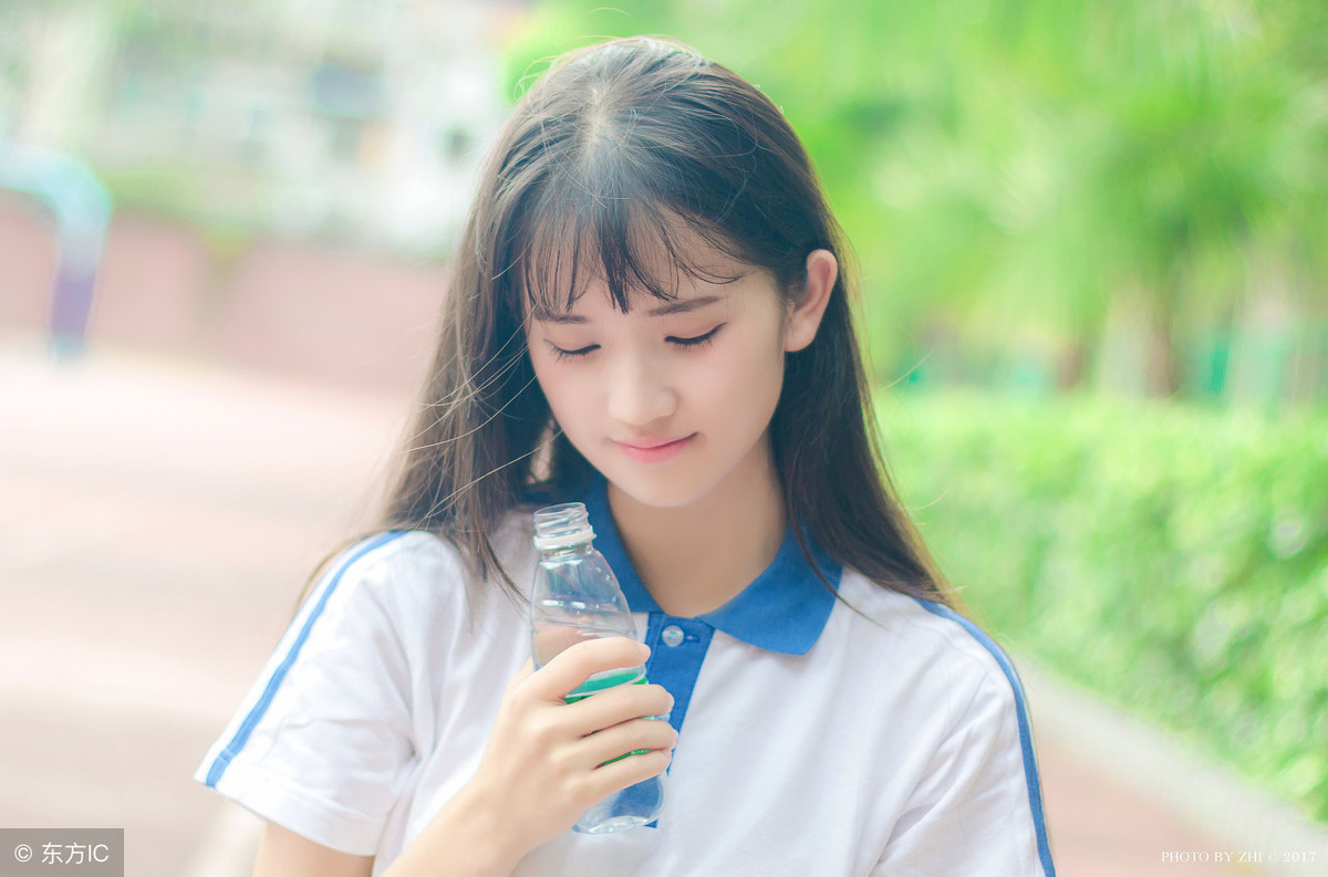 小说：总裁送20岁生日礼物，她当众打开，众人惊呆：咋会送这个