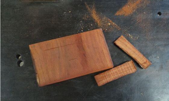 正宗的沉香木梳,檀木梳真檀木