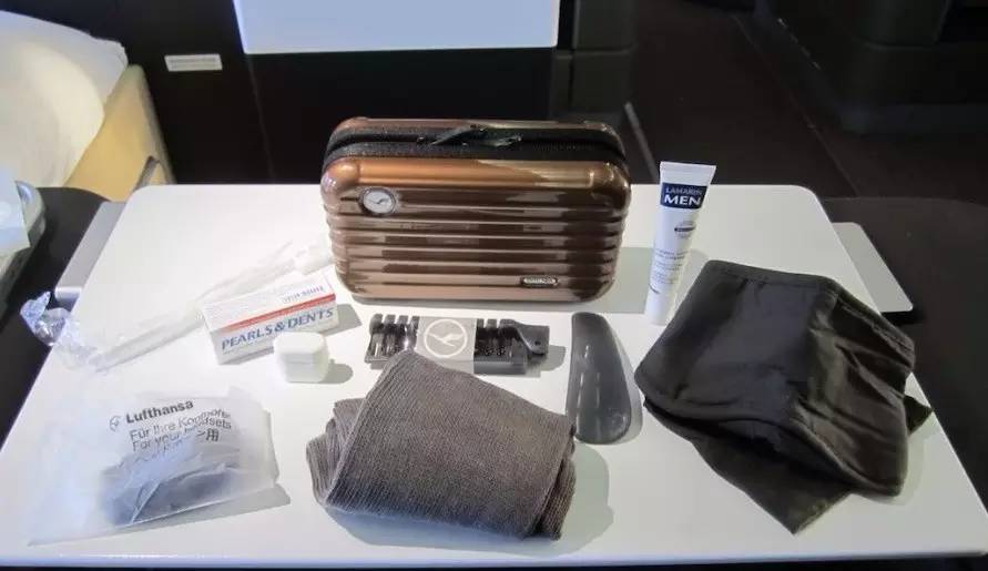 纸皮箱一个能卖多少钱,老式皮箱现在值钱吗