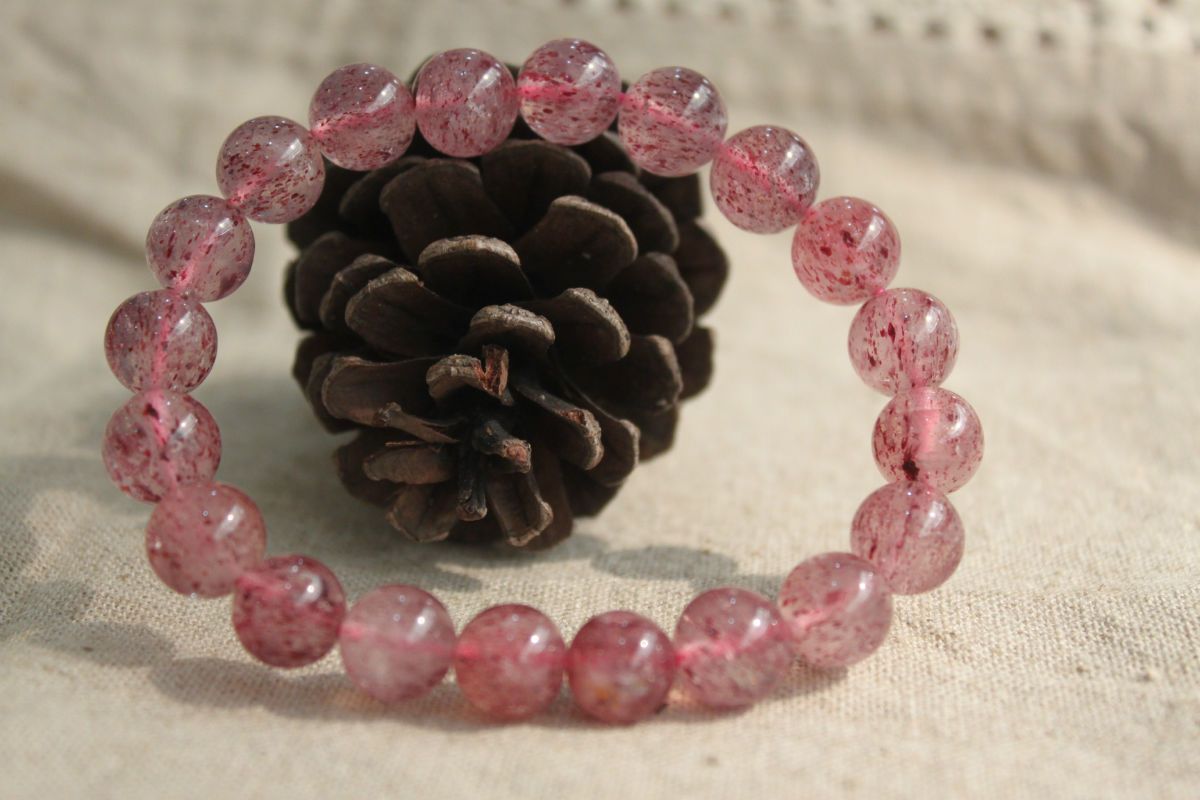 草莓晶的作用与功效,草莓晶的功效和寓意