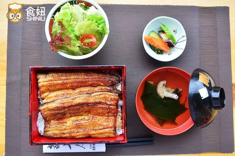 鳗烤肉现烤活鳗鱼探店,食妞