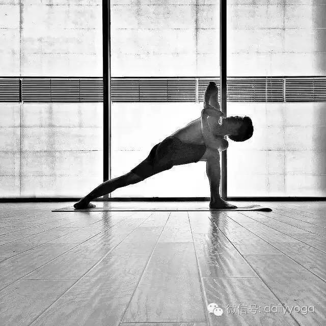 山式是瑜伽最基础体式,基础好看的瑜伽体式