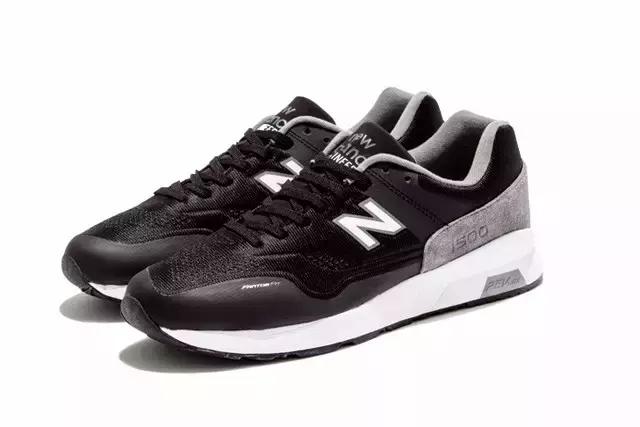 春款休闲鞋怎样搭出时尚感,运动鞋如何穿的知性优雅减龄