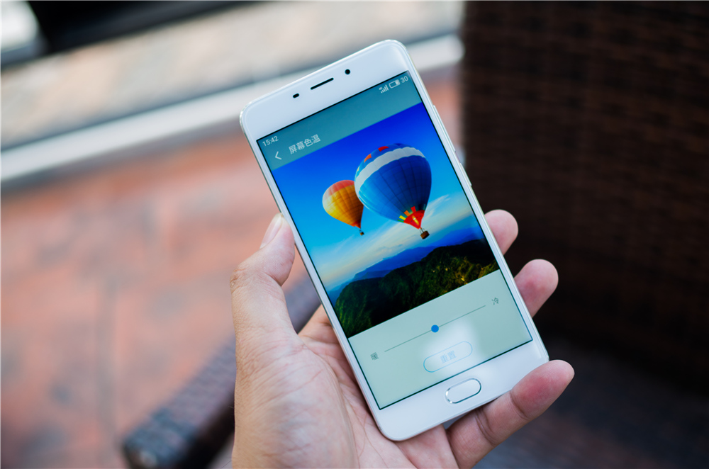 颜值加持,魅蓝e全部参数