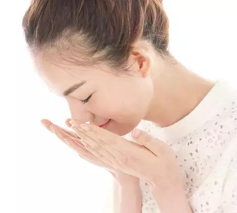 不卸妆会完蛋吗,一晚上不卸妆前后对比