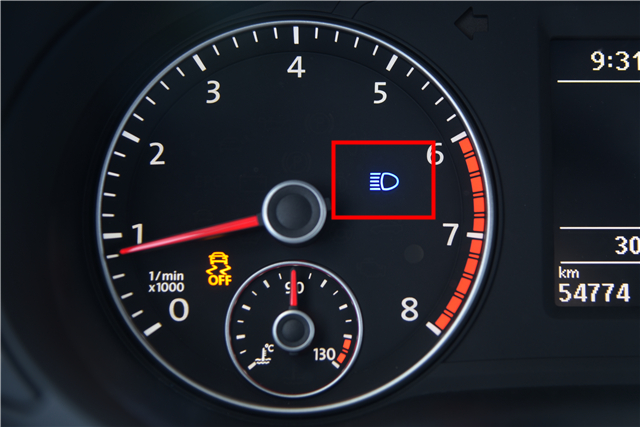 拒绝大宝剑不做无知小白仪表盘上亮起了红灯你还敢开车吗？