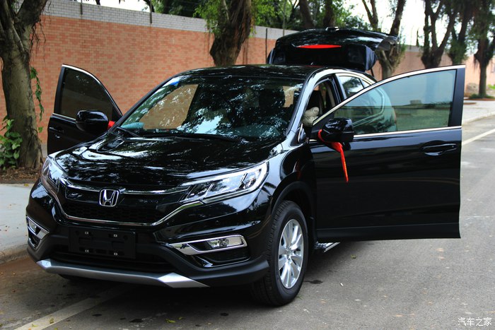 本田crv2016经典款详细配置图表,16年本田crv2.0两驱还值得买吗