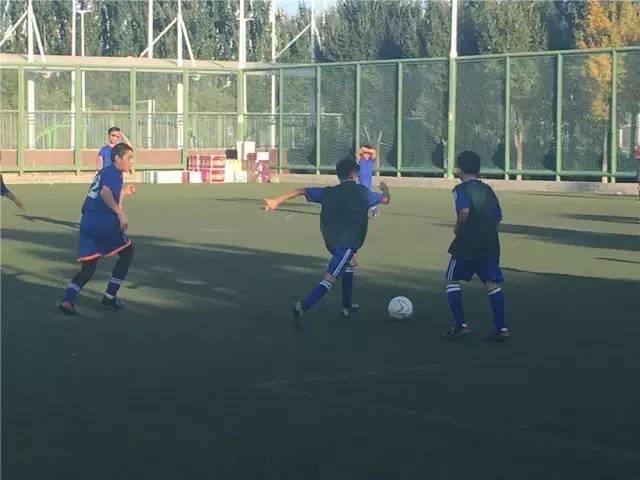 20天激烈角逐，看看哪个社区的足球小将最厉害？