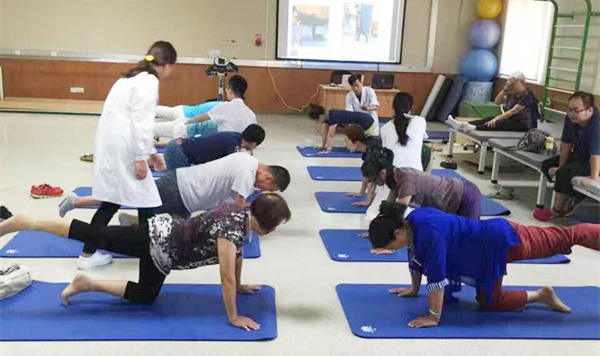 医疗信息腰老疼，那您得来康复医学科腰痛学校了！