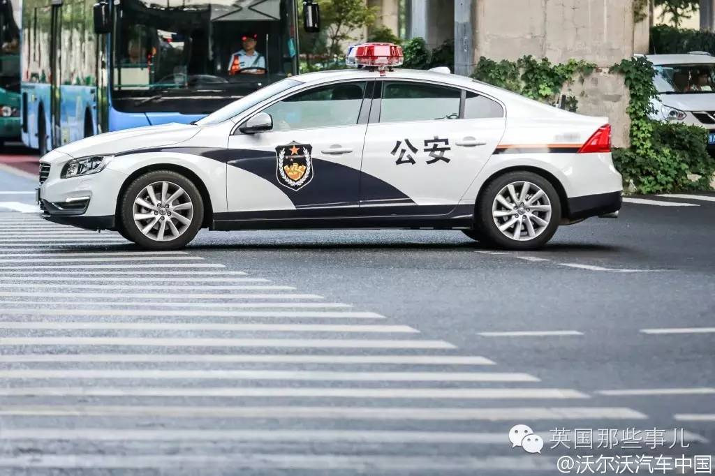 英国警车和警察视频,英国新型警车
