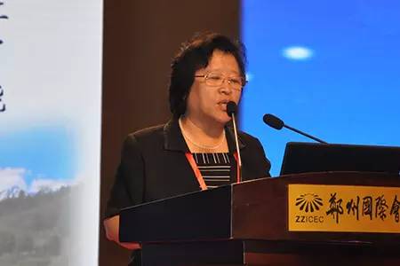 2016首届中国（郑州）国际期货论坛速递：稳步推进豆粕、白糖农产品期权试点期货护佑实体企业健康发展