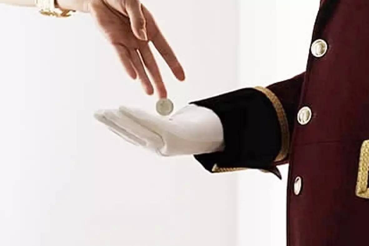 别忙活了！餐饮人奉行的4个服务“天条”，竟然都是错的！