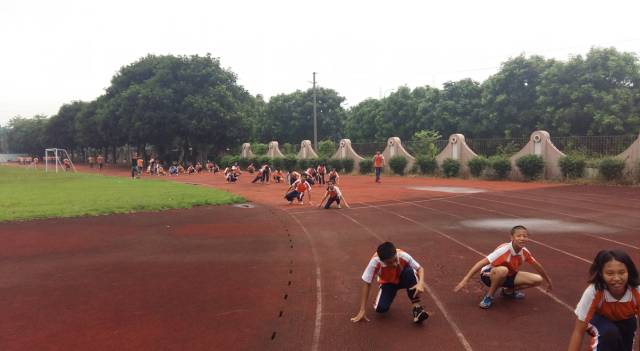 番禺丨多年后,你还记得那年初秋,南村中学操场上的“站军”