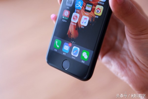 iPhone7/7Plus评测：依然是体验最好的手机！