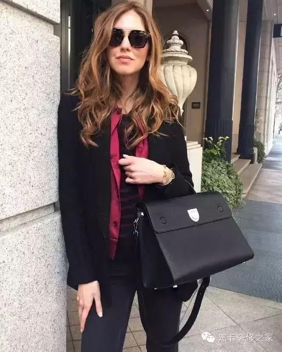 职场不输阵女生上班要背什么包?