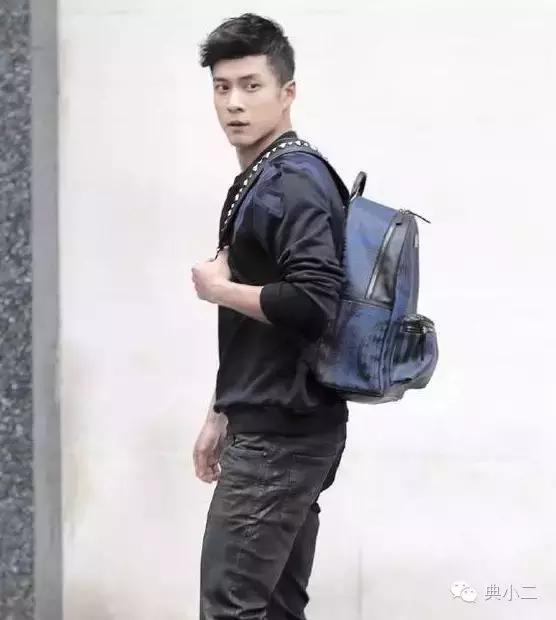 时髦双肩包大容量单肩双肩两用,轻便可爱双肩包