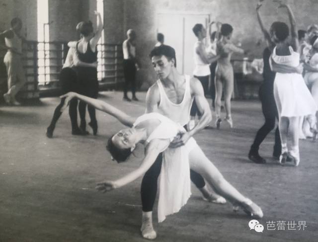 伊芙琳舞者图,伊芙琳跳舞