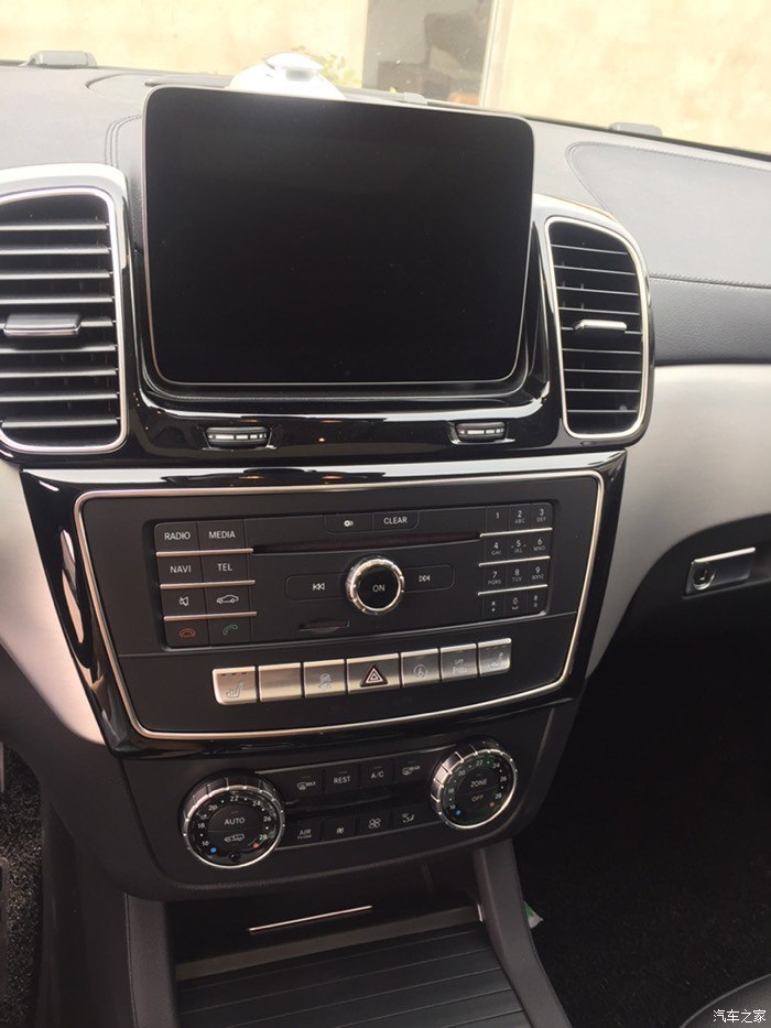 奔驰gle400运动版跑高速视频,奔驰gle400几秒破百运动模式