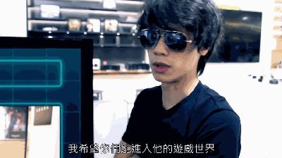 精分男子一人饰五角告诉你买PSVR后果很严重!