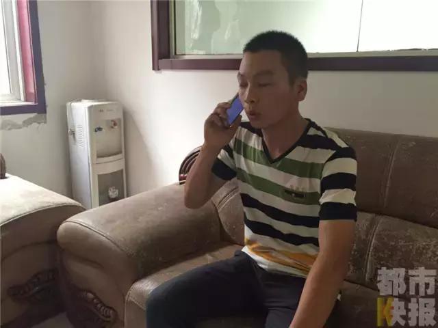 2岁小孩摔伤家长派出所求救,小孩打电话报警家里人摔伤了