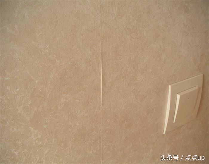 壁纸起泡是发霉了吗,壁纸返潮发霉都翘起来了怎么办