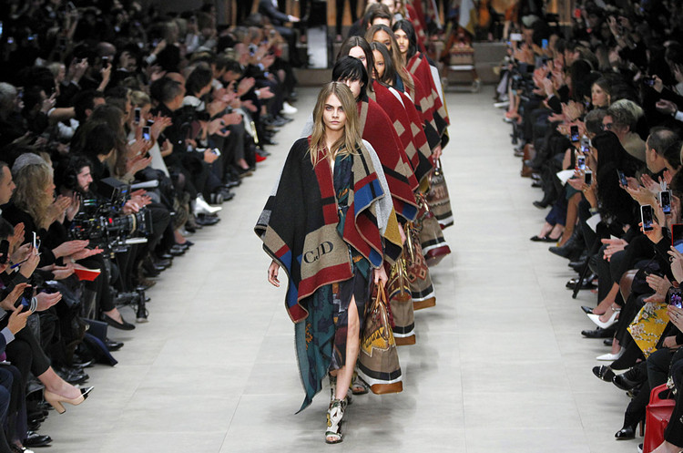 显瘦的秋季披肩,显气质的秋披肩