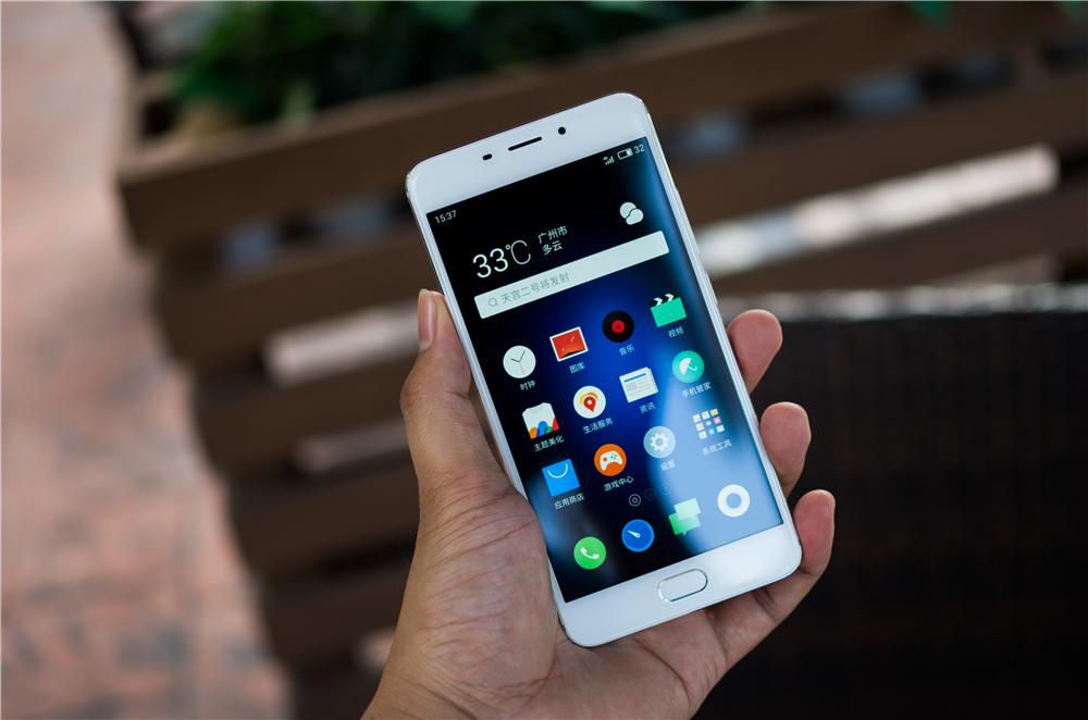 颜值加持,魅蓝e全部参数