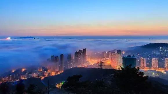 我叫大连，你也可以叫我滨城，这是我的最新简历，请收好！