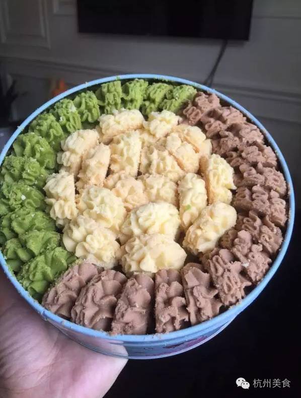 必有一战!这个美女模特竟想用一盒曲奇,搞定全杭州人的胃!