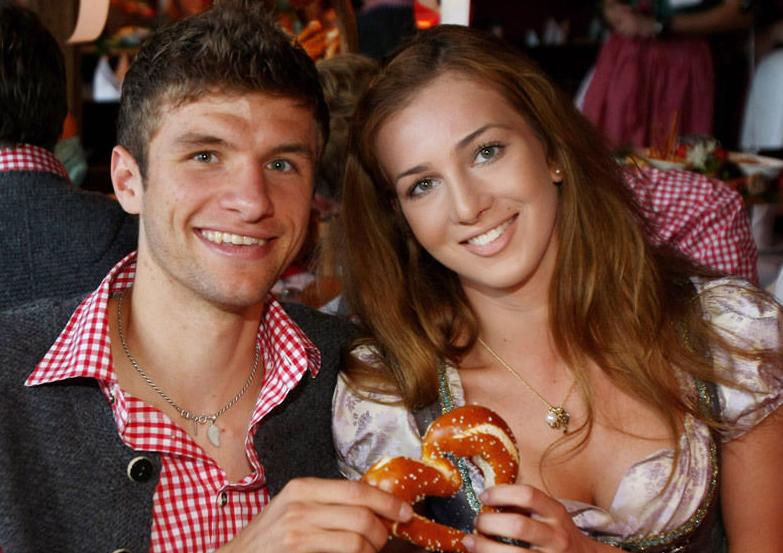 实力大于名气的足球球员穆勒,人生赢家jessica