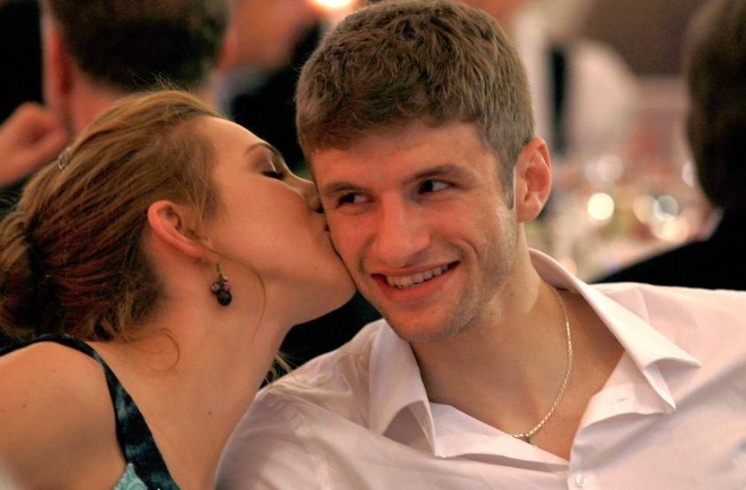 实力大于名气的足球球员穆勒,人生赢家jessica