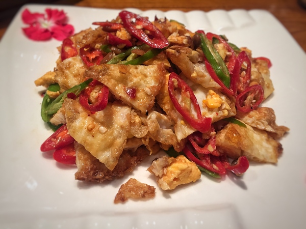 石锅鱼好处,原生态石锅鱼美味