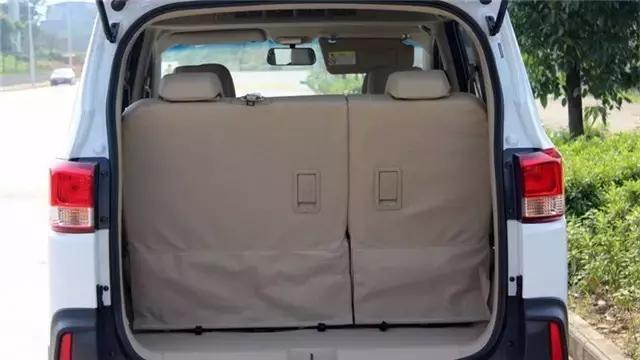 五菱宏光s1怎么样专家点评,五菱宏光s1是什么标志