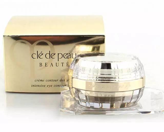 如果你眼部有细纹,眼角的细纹也是一种美