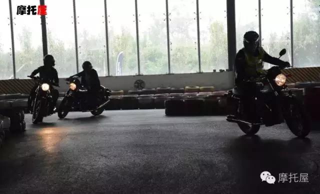 意大利的文艺绅士，屋君试驾GuzziV7Ⅱ