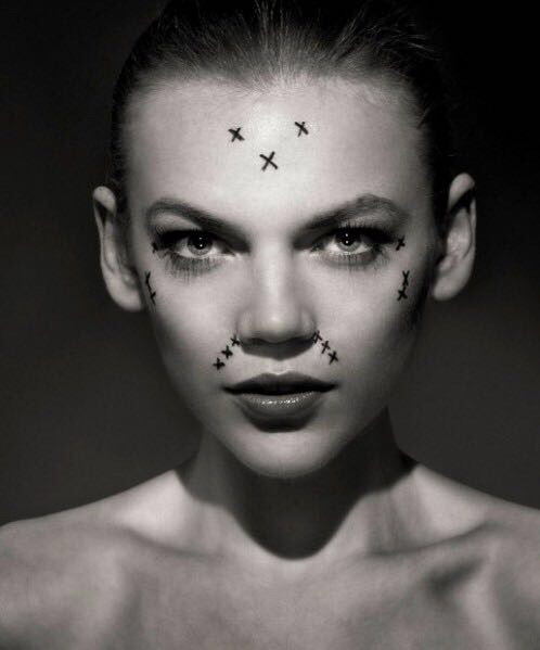 医术VS艺术，外国摄影师将整形手术拍成了时尚大片！