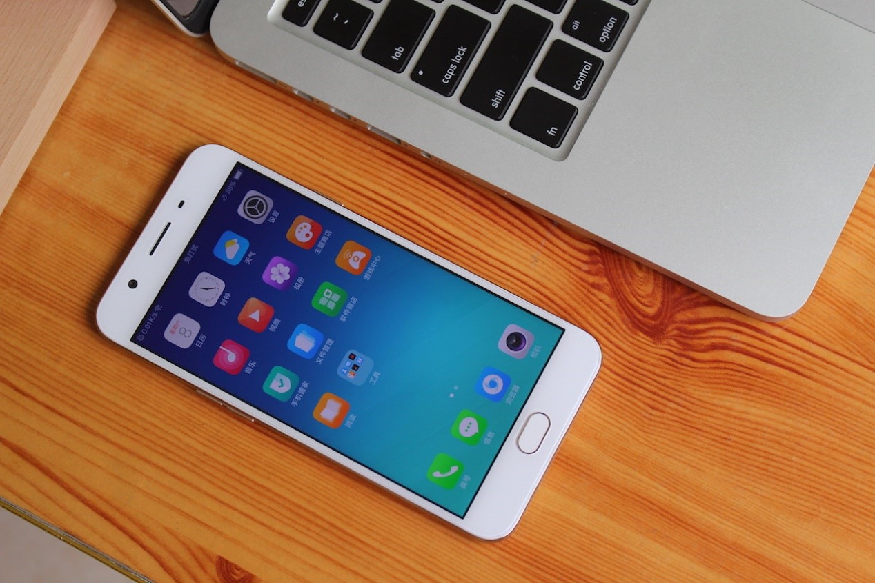 性价比高的拍照手机oppo,oppo性价比高的自拍杆