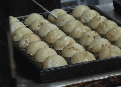 不忍直视！这群人又开始在汴河街蹭吃蹭喝了！