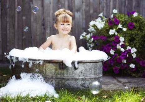 女孩被父母带去医院切除输卵管,被切除子宫卵巢案例