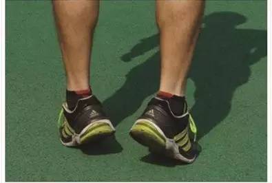 跑步脚踝扭伤怎么消肿化瘀,脚踝扭伤跑步技巧