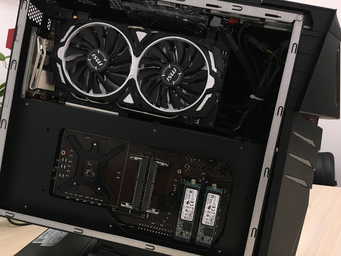 微星新一代宙斯盾钛5,微星宙斯盾钛3